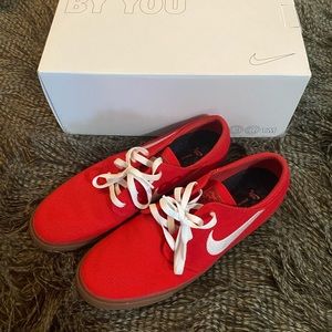 Nike SB worn once with box